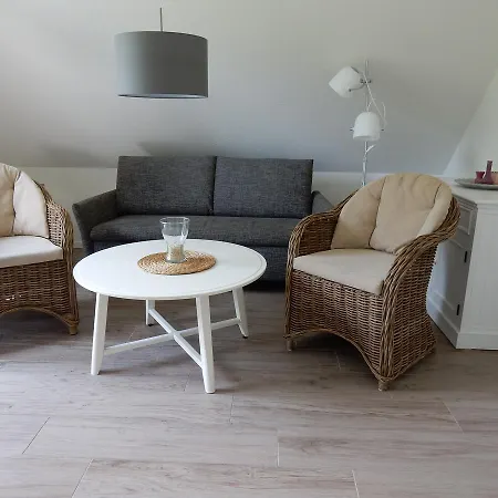 Landidyll - Ferienwohnung Mit Garten * Lübeck